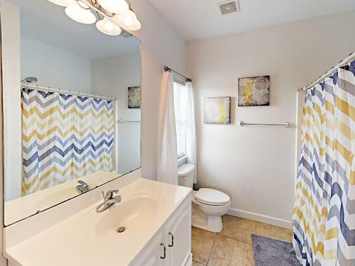 3br On Mobile Bay, 1 Block To Beach Home