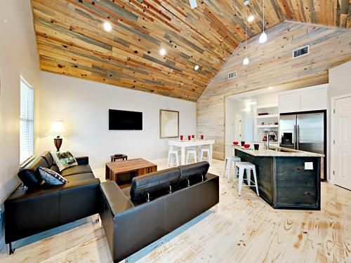 121 Laguna Village Dr Home