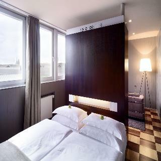 The New Yorker Hotel