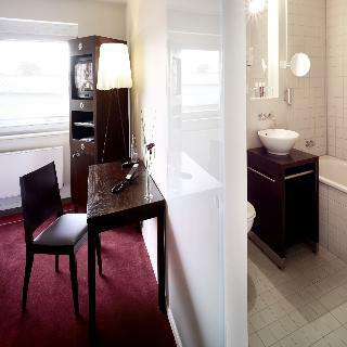 The New Yorker Hotel