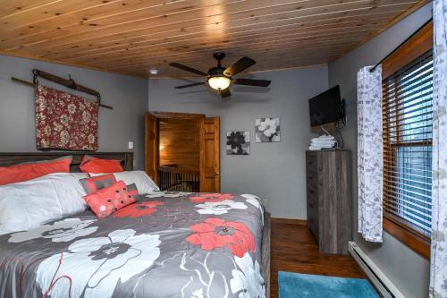 Hideaway Two-bedroom Cottage