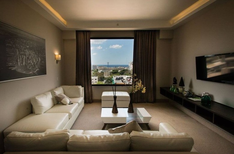 Weston Suites Hotel