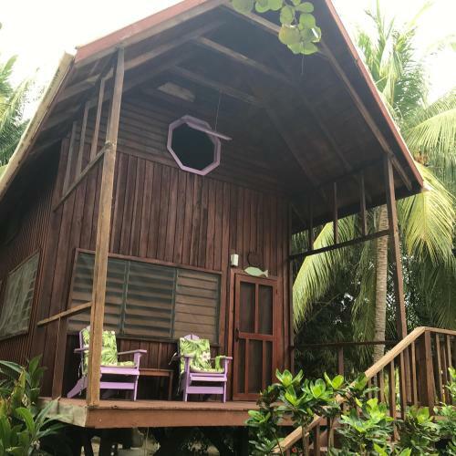 Lodge Green Parrot Beach Houses And Resort