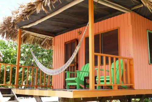 Lodge Green Parrot Beach Houses And Resort
