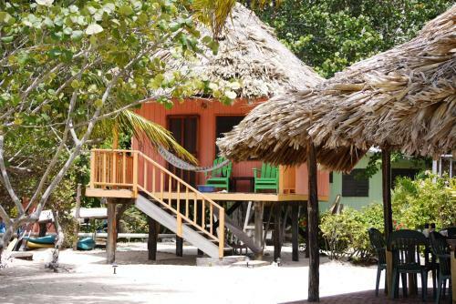 Lodge Green Parrot Beach Houses And Resort