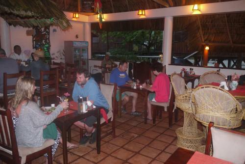 Lodge Green Parrot Beach Houses And Resort