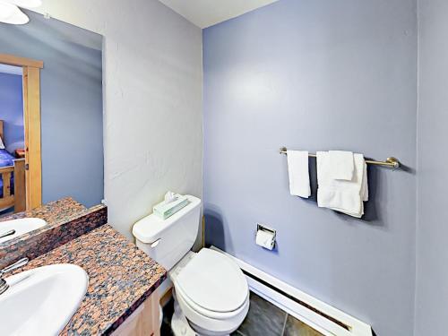 Apartamento 30 E Viking Dr Condo A101