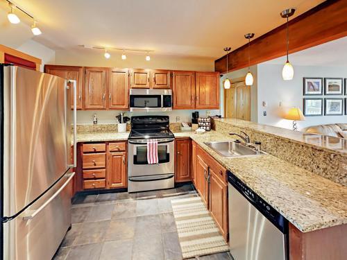 Apartamento 30 E Viking Dr Condo A101