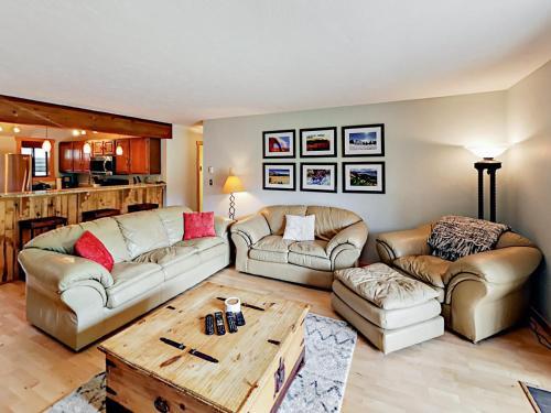 Apartamento 30 E Viking Dr Condo A101