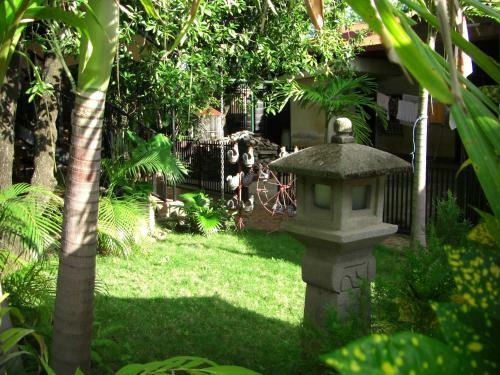 Hostal Charly�s Guest House