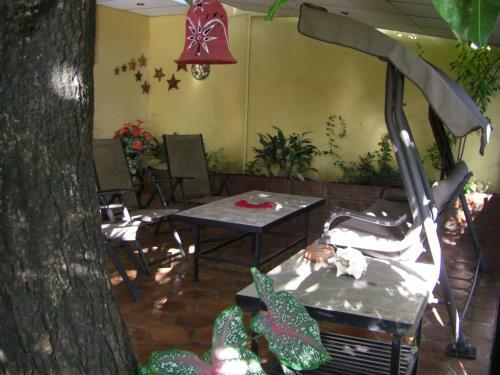Hostal Charly�s Guest House