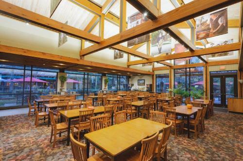 Williamsburg Woodlands Hotel - A Colonial Williamsburg Hotel