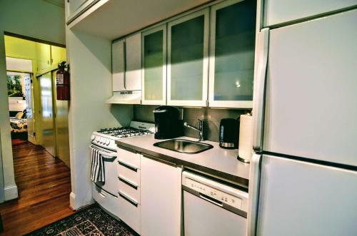 1331 Northwest Apartment #1065 Apts