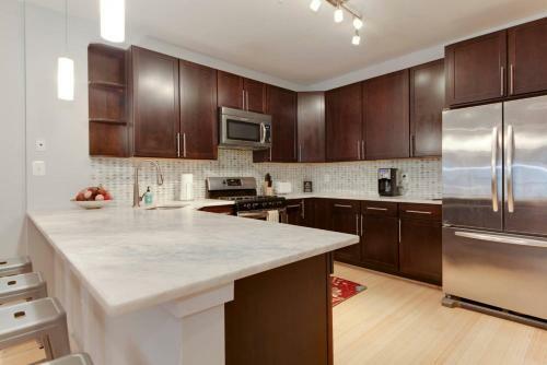 Apartamento Central Townhouse Flat Near Metro + Parking Pass