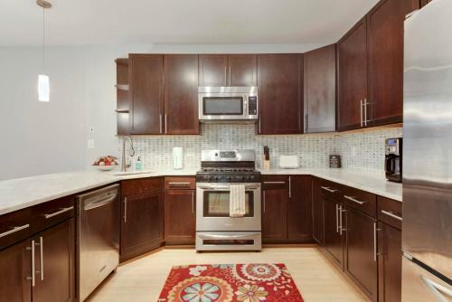 Apartamento Central Townhouse Flat Near Metro + Parking Pass