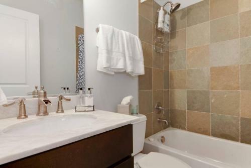 Apartamento Central Townhouse Flat Near Metro + Parking Pass