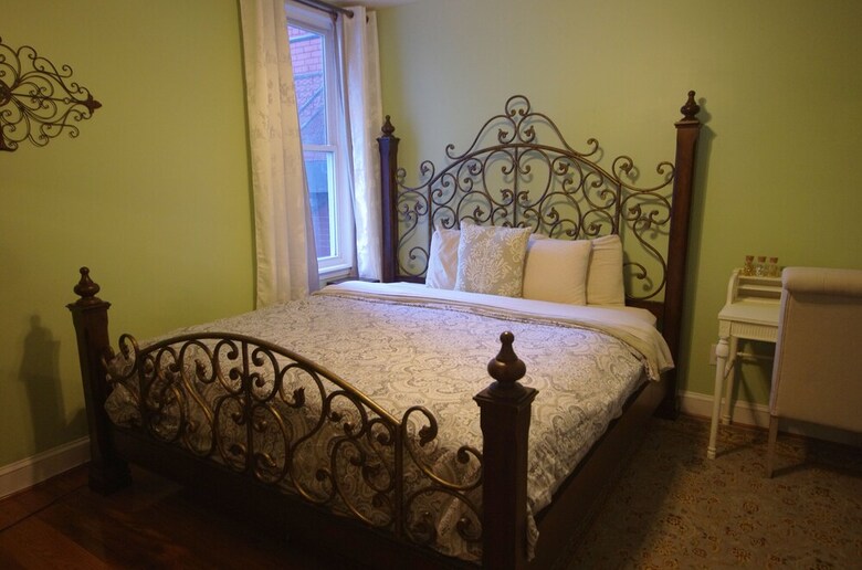 Birdhouse Bed And Breakfast