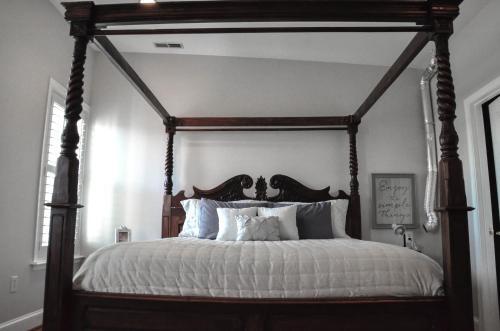 Birdhouse Bed And Breakfast
