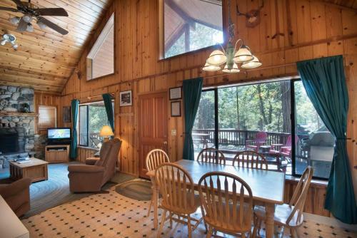 24 Wawona Cabin