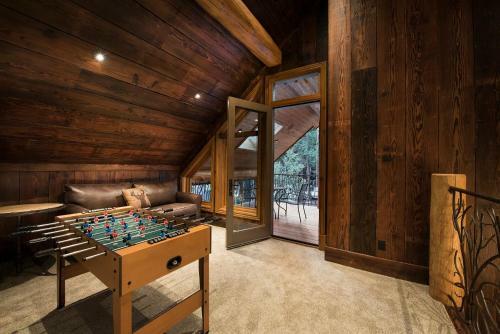 1r Rustic Retreat