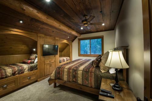 1r Rustic Retreat