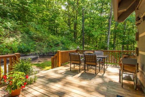 113 Mountain Cove Road House