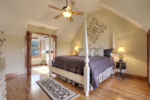 Smoky Mountain Holiday 4 Bedroom Cabin