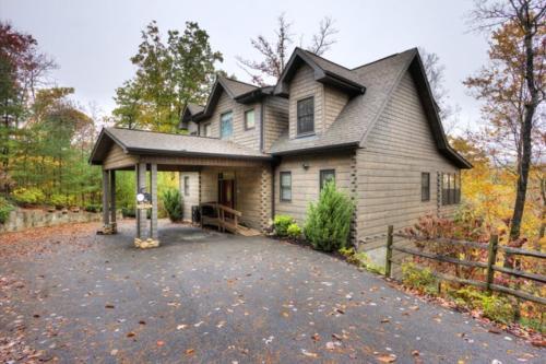 Smoky Mountain Holiday 4 Bedroom Cabin