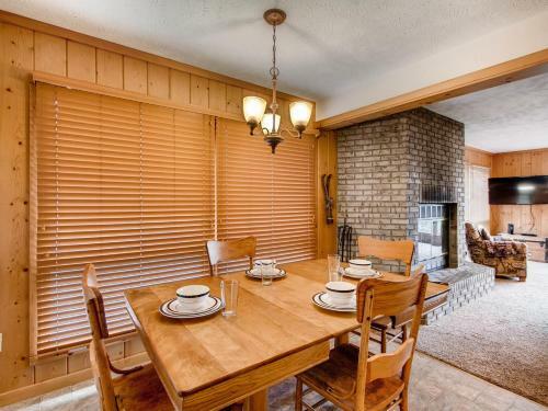 Misty Cove - Sevierville Cabin