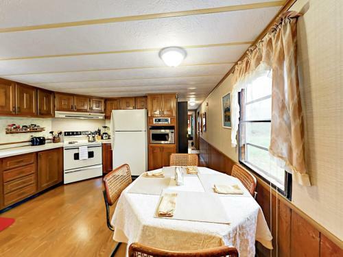 693 Reems Creek Home Home