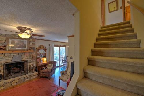 Lilly's Mountain Getaway Home