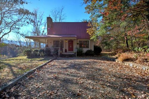 Lilly's Mountain Getaway Home