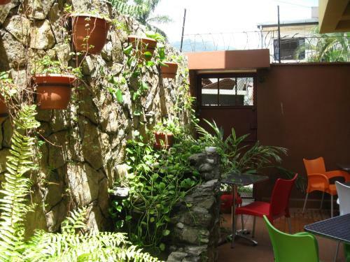 Guacamaya Inn B&B