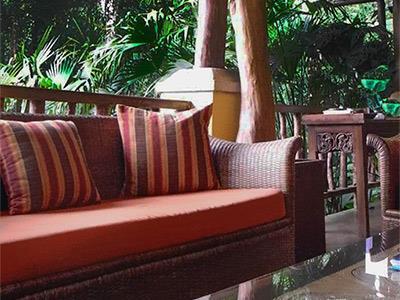 Hotel Lost Iguana Resort And Spa