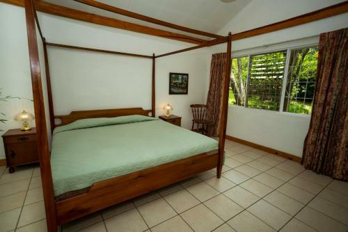 Hostal Casa De Piedra Escaz�