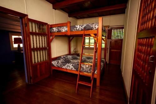Hostal Casa De Piedra Escaz�