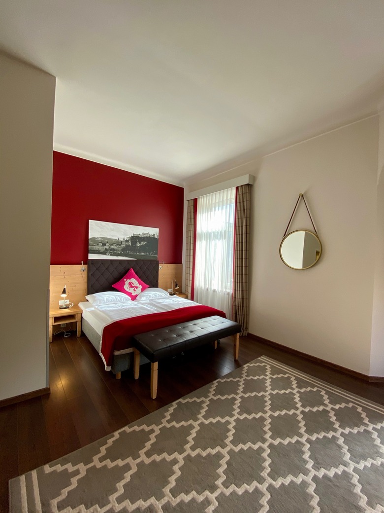Hotel NH Carlton