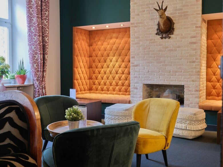 Hotel NH Carlton