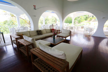 Shana Hotel & Residence