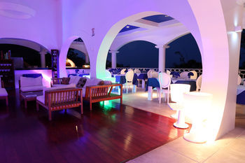 Shana Hotel & Residence