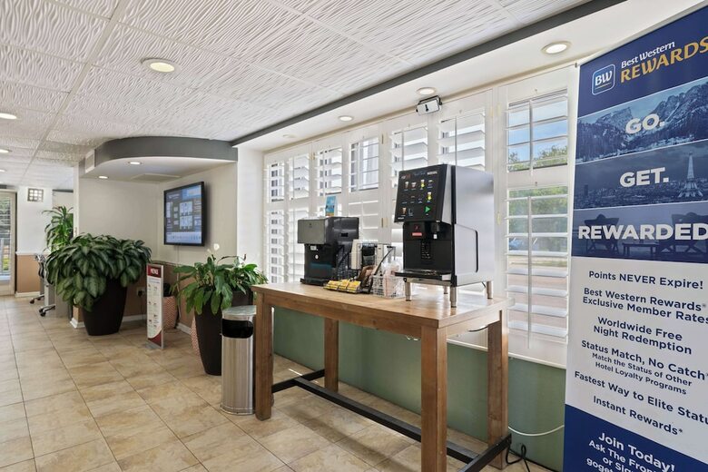 Hotel Best Western Plus Holiday Sands Inn & Suites