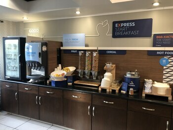 Hotel Holiday Inn Express & Suites Greenfield