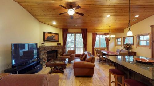 Truckee Meadows Golf Course Vacation Home - 3br/2.5ba