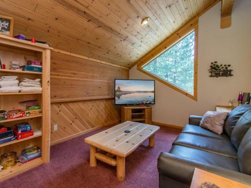 11454 Chalet Rd Home