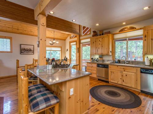 11454 Chalet Rd Home