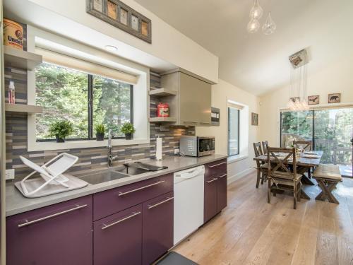11824 Schussing Way Home
