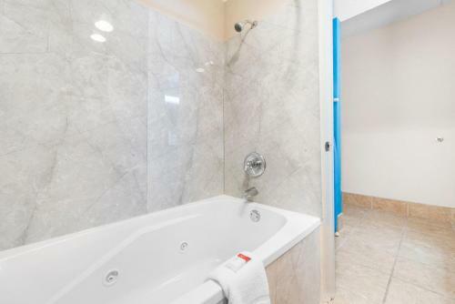 Hotel Baymont Inn & Suites Muncie
