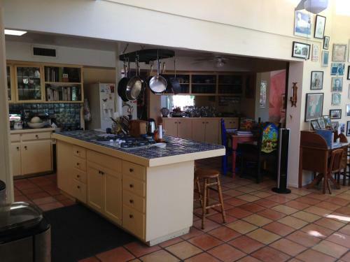 Azure Gate Bed And Breakfast
