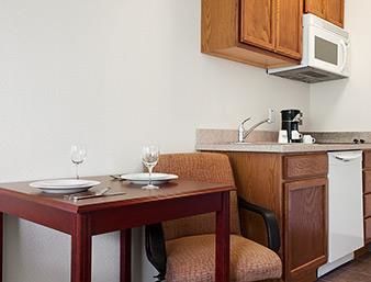 Hotel Days Inn And Suites Columbus East