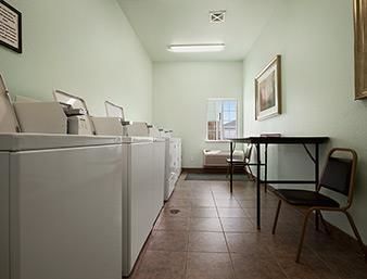 Hotel Days Inn And Suites Columbus East